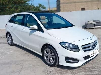 Usata Mercedes B180 Premium 109 CV (80 kW) 2015 Bianco Monovolume