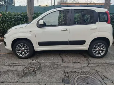 Usata Fiat Panda Lounge 71 CV (52 kW) 2019 Utilitaria