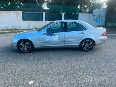 Usata Mercedes C200 163 CV (119 kW) 2003 Grigio Berlina