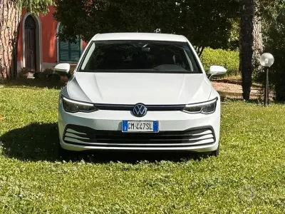 Usata VW Golf VIII Life 116 CV (85 kW) 2023 Bianco Berlina