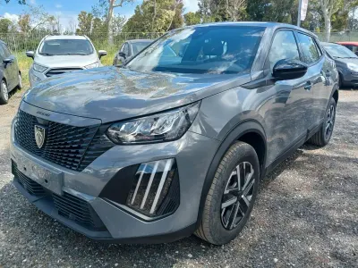 Usata Peugeot 2008 Active 102 CV (75 kW) 2024 Grigio SUV