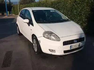 Usata Fiat Grande Punto 120 CV (88 kW) 2007 Bianco Utilitaria