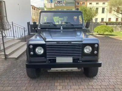 Usata Land Rover Defender 86 CV (63 kW) 1996 Grigio Pick-up