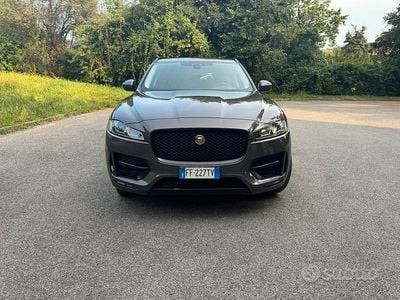 Usata Jaguar F-Pace 2016 Grigio SUV