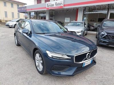 Usata Volvo V60 Business Edition 197 CV (144 kW) 2022 Blu metallizzato Station wagon