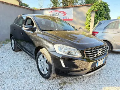 Usado Volvo XC60 R-Design 150 HP (110 kW) 2017 Preto SUV