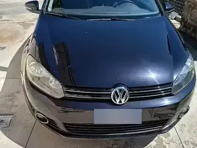 Usado VW Golf VI 105 CV (77 kW) 2011 Negro Utilitario