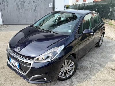 Usata Peugeot 208 Allure 82 CV (60 kW) 2017 Blu Utilitaria