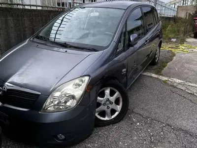 Usata Toyota Corolla Verso 110 CV (80 kW) 2003 Other Monovolume