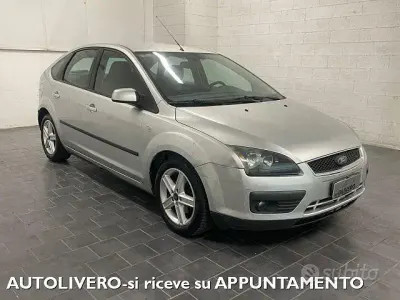 Occasion Ford Focus 90 ch (66 kW) 2006 Gris Berline