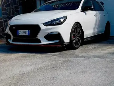 Usata Hyundai i30 275 CV (202 kW) 2018 Bianco Berlina