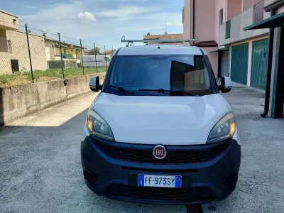 Usata Fiat Doblò Active 84 CV (61 kW) 2016 Bianco Monovolume