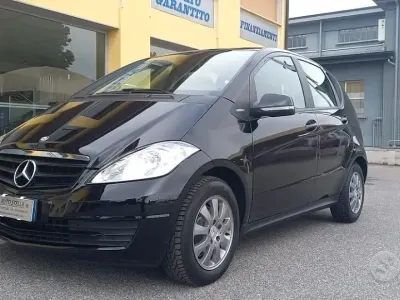 Gebraucht Mercedes A160 95 PS (69 kW) 2012 Schwarz Limousine