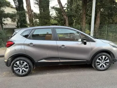 Usata Renault Captur Zen 90 CV (66 kW) 2016 Grigio SUV