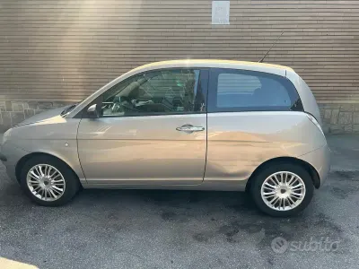 Usata Lancia Ypsilon 60 CV (44 kW) 2008 Marrone Utilitaria