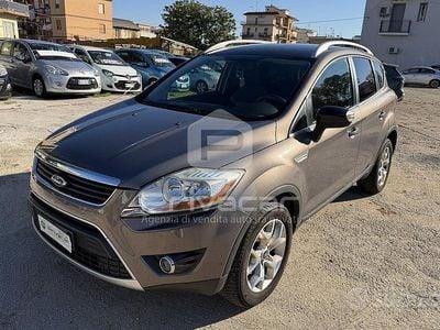 Usata Ford Kuga 140 CV (102 kW) 2011 Grigio SUV