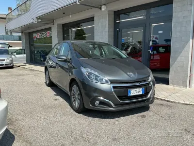 Usata Peugeot 208 82 CV (60 kW) 2017 Grigio Utilitaria