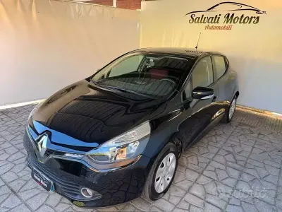 Usado Renault Clio IV 72 CV (52 kW) 2015 Negro Berlina