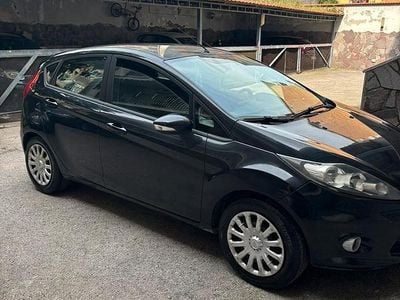 Usata Ford Fiesta 96 CV (70 kW) 2010 Nero Utilitaria