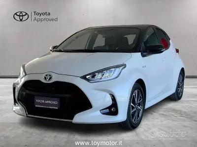 Usata Toyota Yaris Hybrid Style 116 CV (85 kW) 2021 Bianco Berlina