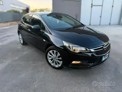 Käytetty Opel Astra 110 HP (80 kW) 2019 Musta Sedan