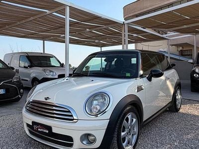 Usata Mini Cooper D 110 CV (80 kW) 2009 Beige Utilitaria
