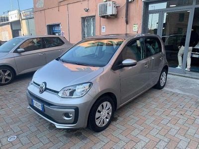 Begagnad VW up! Move 60 HK (44 kW) 2018 Silver Halvkombi