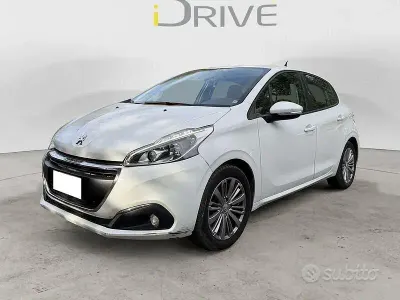 Usata Peugeot 208 Allure 83 CV (61 kW) 2019 Bianco Utilitaria