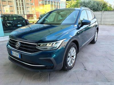 Begagnad VW Tiguan Life 150 HK (110 kW) 2022 Blå SUV