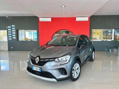 Usata Renault Captur Intens 116 CV (85 kW) 2021 Grigio SUV