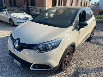 Usata Renault Captur Intens 90 CV (66 kW) 2016 Beige SUV