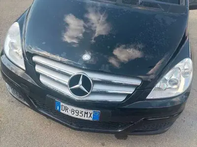 Begagnad Mercedes B150 95 HK (69 kW) 2008 Svart Minibuss
