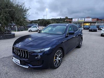 Usata Maserati Levante 275 CV (202 kW) 2017 Blu/azzurro SUV