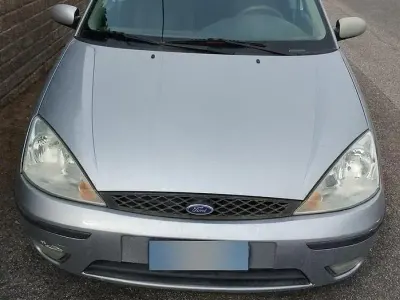 Usata Ford Focus 100 CV (73 kW) 2005 Grigio Station wagon