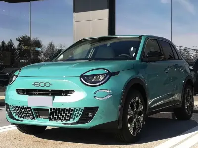 Usata Fiat 600 La Prima 110 CV (80 kW) 2025 Blu SUV