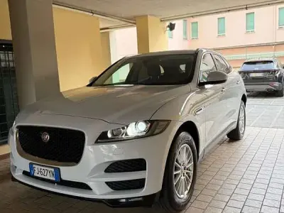Usata Jaguar F-Pace Prestige 180 CV (132 kW) 2017 Bianco SUV