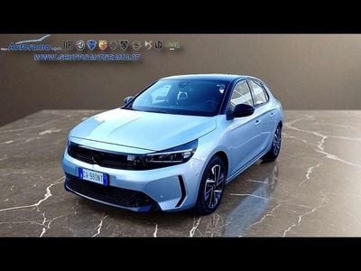 Usata Opel Corsa 101 CV (74 kW) 2024 Argento Utilitaria