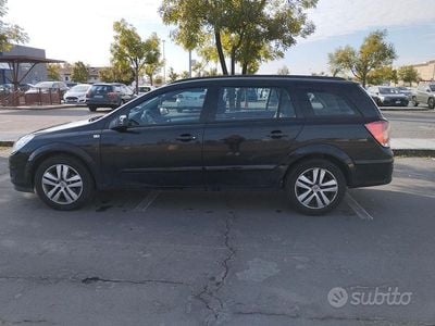 Usata Opel Astra 101 CV (74 kW) 2008 Nero Berlina