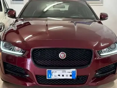 Usata Jaguar XE R-Sport 179 CV (131 kW) 2016 Rosso Berlina