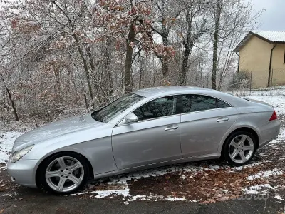 Usata Mercedes CLS350 272 CV (200 kW) 2004 Grigio Coupé