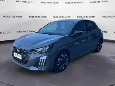 Usata Peugeot 208 Allure 101 CV (74 kW) 2025 Grigio Utilitaria