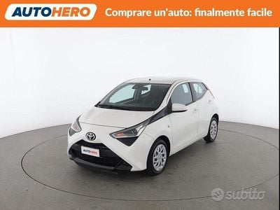 Usata Toyota Aygo X-play 72 CV (52 kW) 2019 Bianco Utilitaria