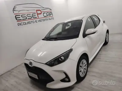 Usata Toyota Yaris Trend 72 CV (52 kW) 2023 Bianco Utilitaria