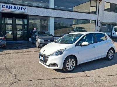 Usata Peugeot 208 Active 68 CV (50 kW) 2016 Bianco Utilitaria