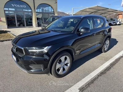 Usata Volvo XC40 Momentum 163 CV (119 kW) 2021 Onyx black SUV