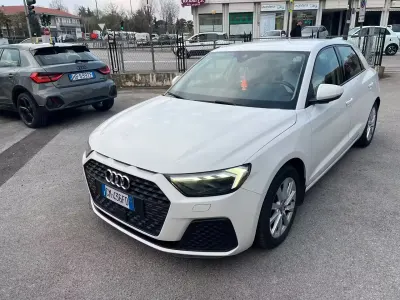 Käytetty Audi A1 116 HP (85 kW) 2019 Valkoinen Katumaasturi