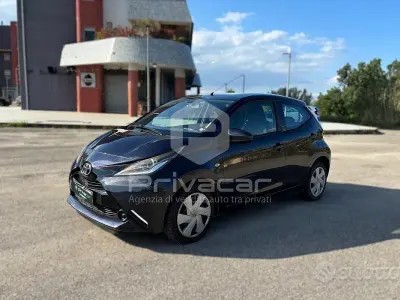 Usado Toyota Aygo X-wave 69 HP (50 kW) 2015 Preto Citadino