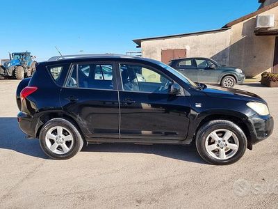 Usata Toyota RAV4 136 CV (100 kW) 2007 Nero SUV