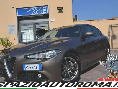 Usata Alfa Romeo Giulia Super 179 CV (131 kW) 2018 Grigio Berlina
