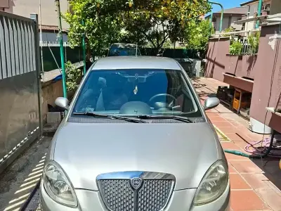 Usata Lancia Ypsilon 60 CV (44 kW) 2006 Grigio Utilitaria